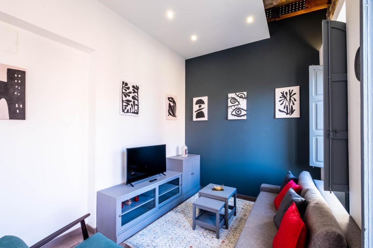 Spacious Penthouse With Massive Terrace Apartment *