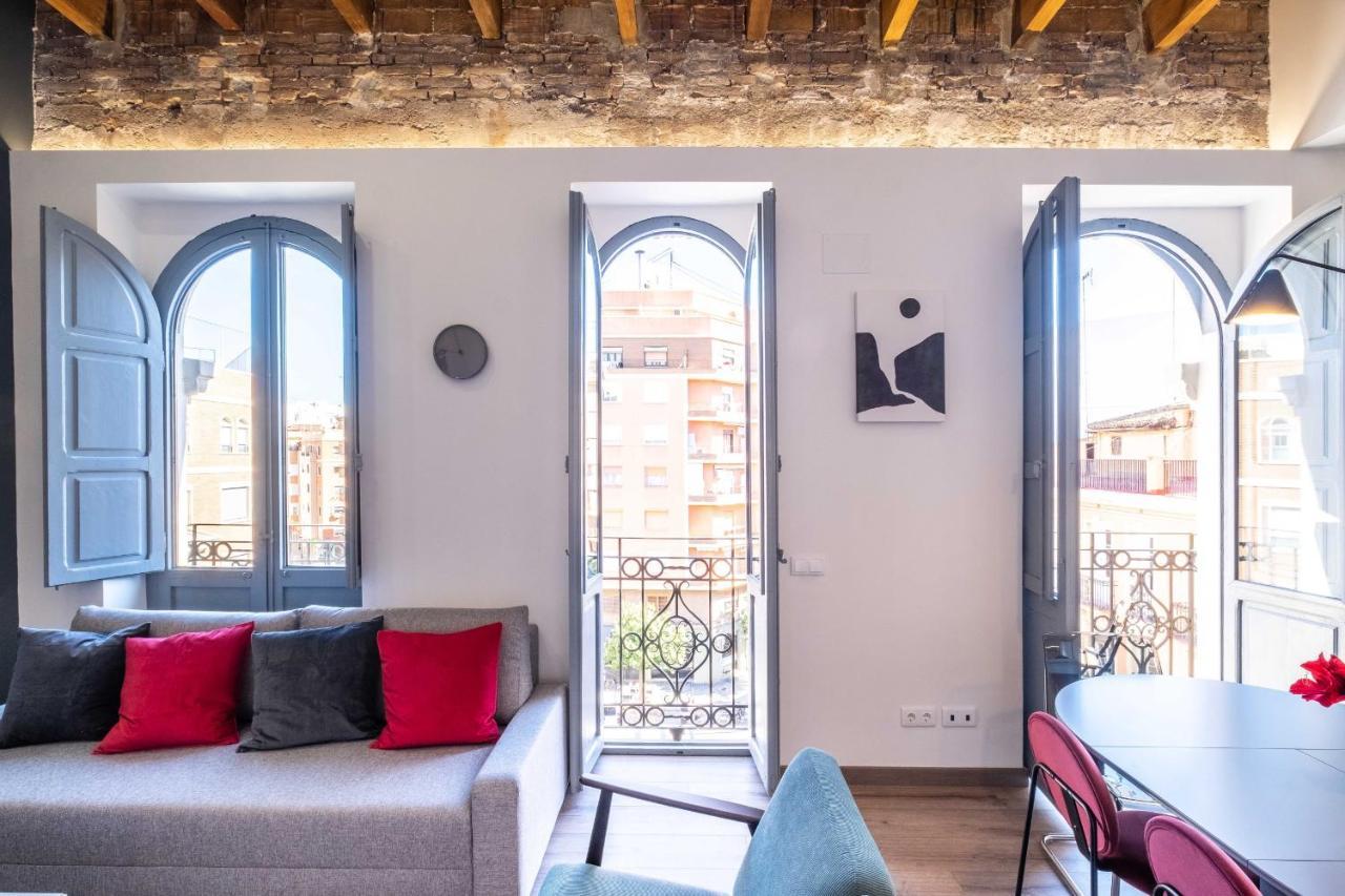Spacious Penthouse With Massive Terrace Apartment