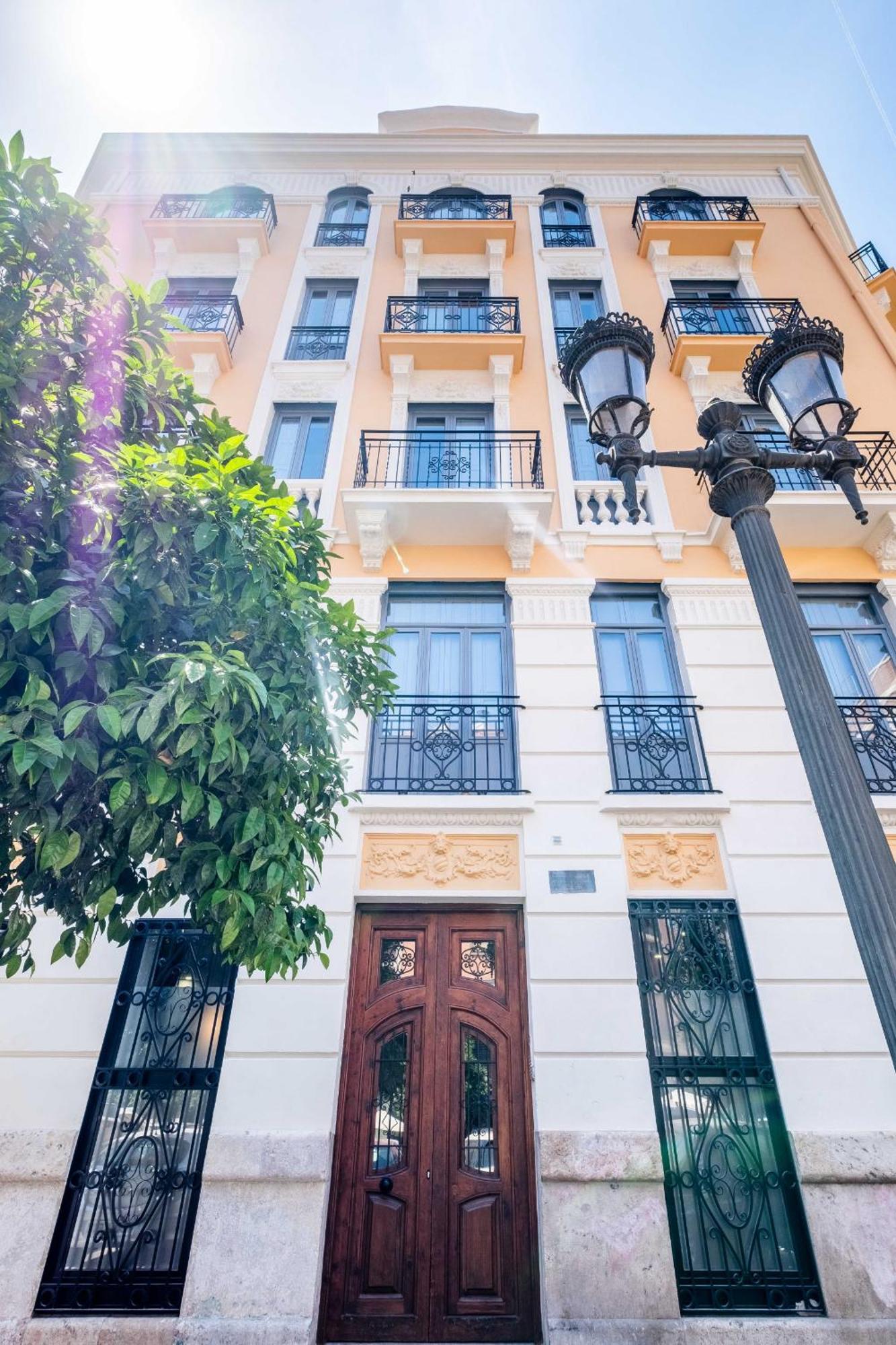 Apartment Spacious Penthouse With Massive Terrace