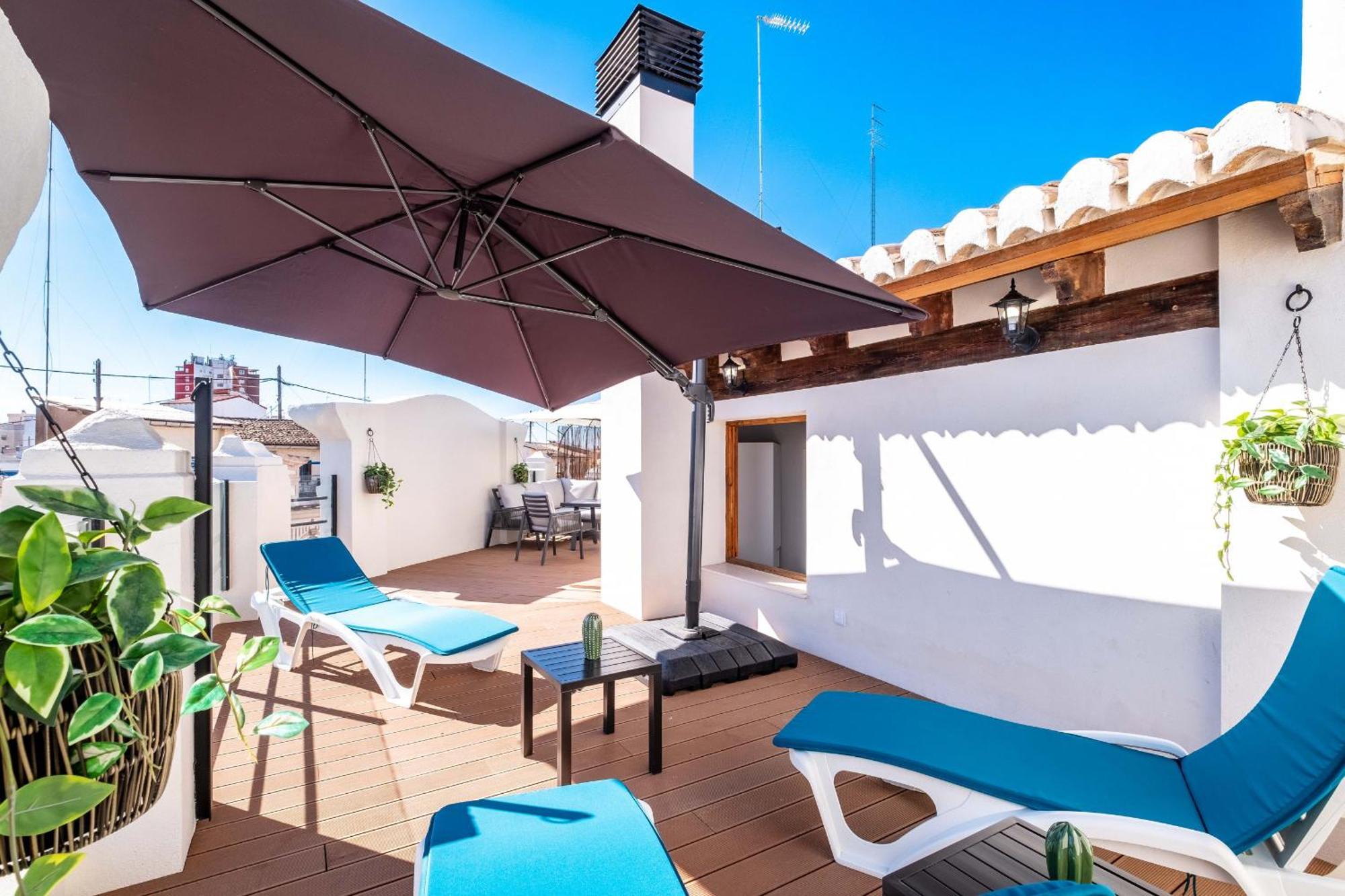 Apartment Spacious Penthouse With Massive Terrace